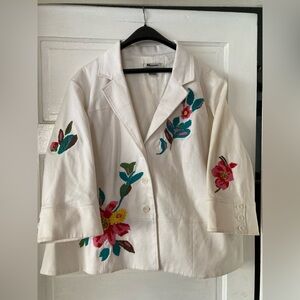 Nygård Collection White Blazer with Floral Embroidery